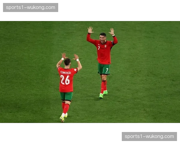 葡萄牙体育补时阶段2-1逆转马赛,主场惊险取胜保留出线希望