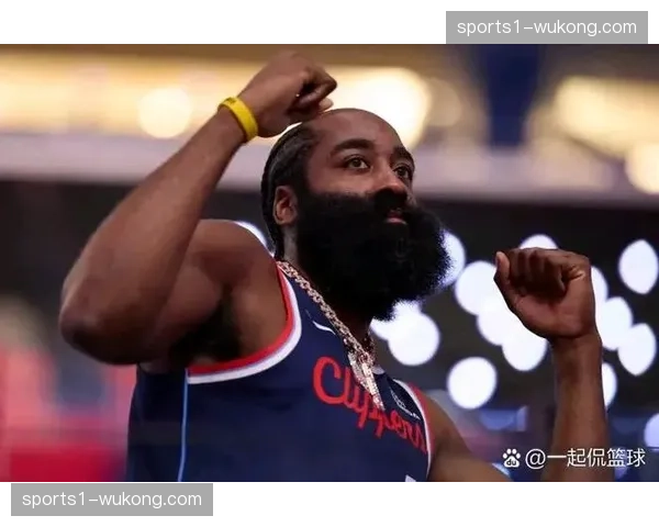 哈登本赛季对活塞3胜0负 关键球处理展现老将控场经验